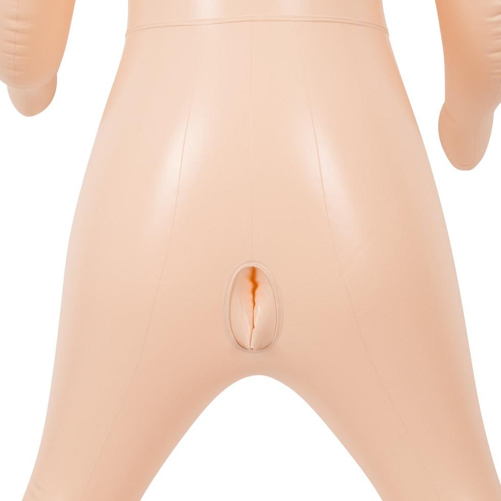 Hudfarget oppblåsbar sexdukke i PVC med detaljert vaginaåpning.