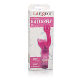 Pink Butterfly Kiss vibrator i emballasje, med sommerfuglformet design for dobbel stimulering.
