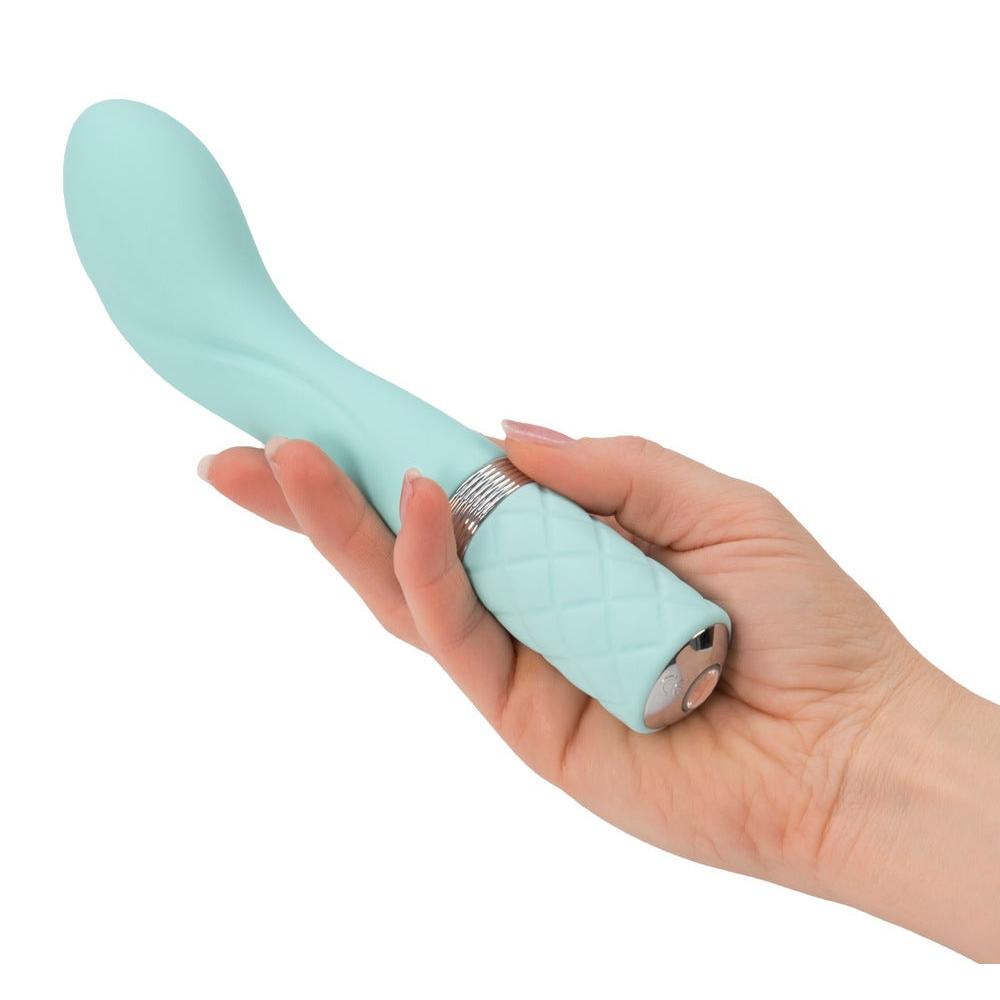 Turkis Sassy G-punkt vibrator med bøyd tupp, riller, Swarovski krystaller og silkemyk overflate.