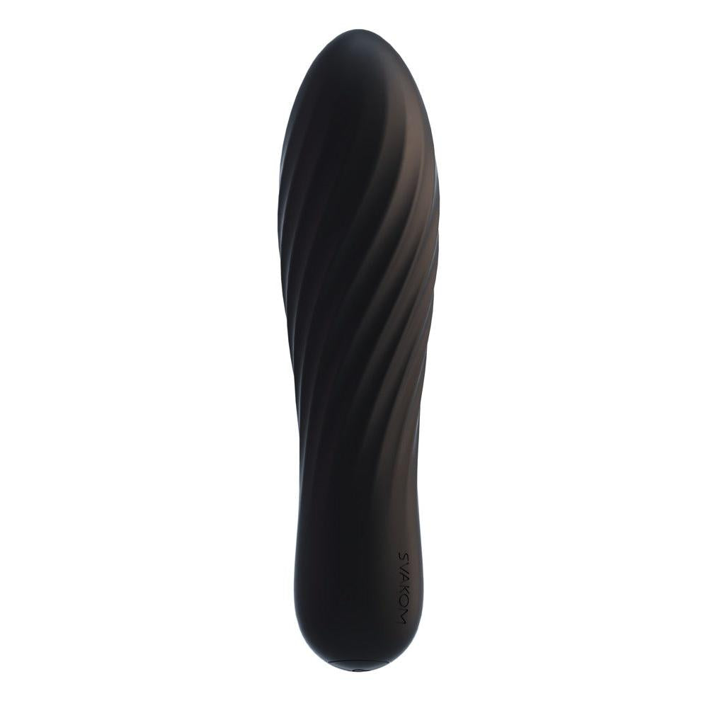 Svart Svakom Tulip klitorisvibrator i silikon med kurvet form og riller.