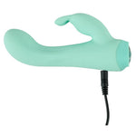 Mintgrønn Cuties Little Rabbit vibrator i silkemyk silikon med USB-ladekabel.