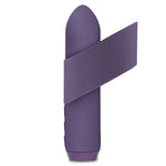 Lilla silikon bullet vibrator med spiss tupp og avtagbar fingerholder.