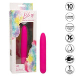 Bliss Vibe vibrator i flytende silikon, fuchsia, med rund tupp og elegant design, ved siden av fargerik emballasje.