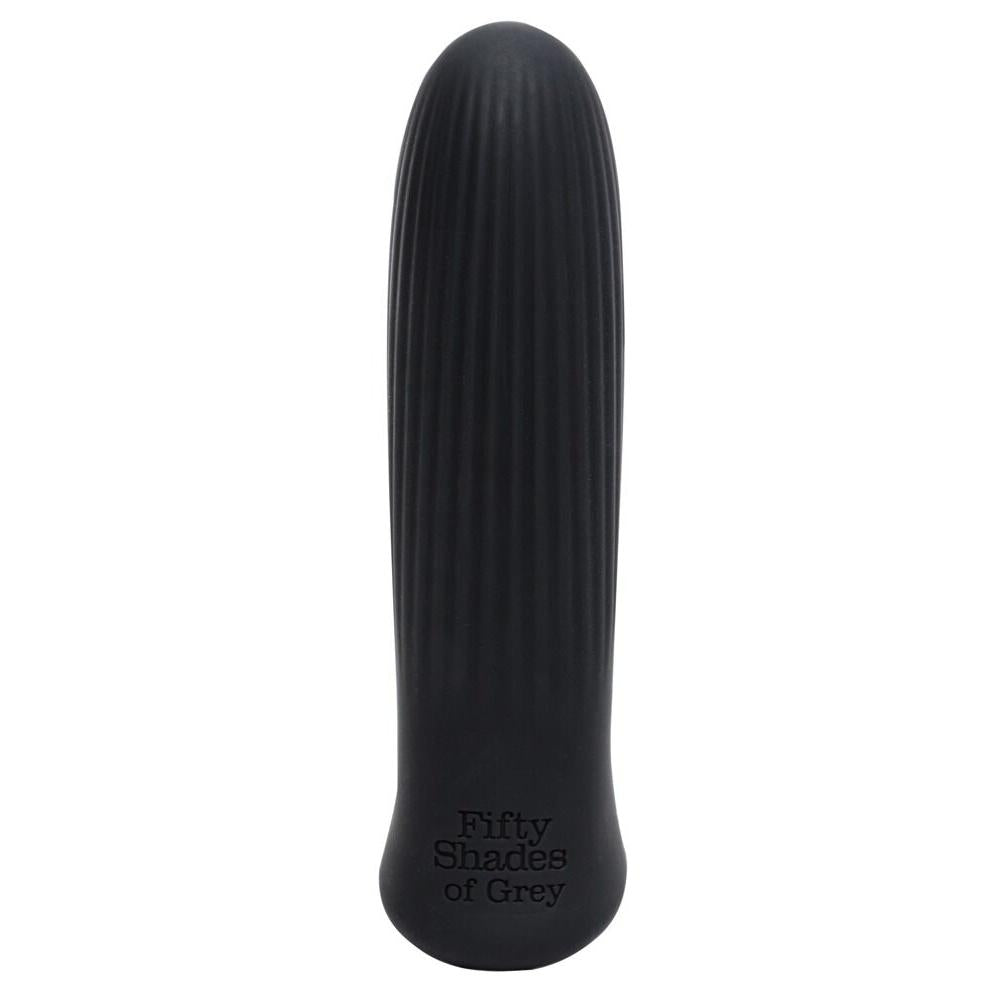 Svart, ribbet silikon bullet vibrator fra Fifty Shades of Grey med avrundet spiss.