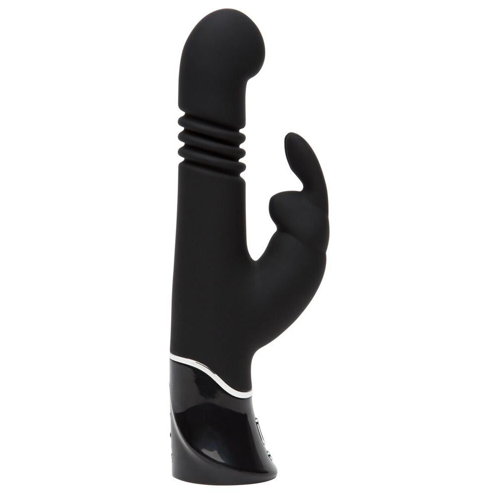 Svart Fifty Shades Greedy Girl rabbitvibrator med støtfunksjon, silkemykt skaft og kaninører.