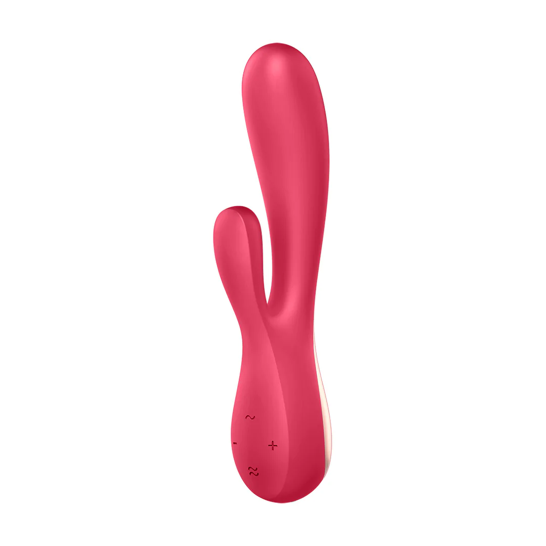 Bringebærrød Satisfyer Mono Flex rabbitvibrator i silkemyk silikon med appstyring og kontrollpanel.