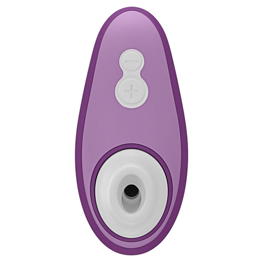 Womanizer Liberty 2 i lilla, kompakt sugevibrator med hvite kontrollknapper og stimuleringshode.