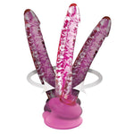 Håndlaget glassdildo med rosa og hvit virveldesign, buet form, og avtakbar rosa sugekopp.