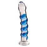 Klar glassdildo med blå spiralstruktur, elegant og håndlaget for sensuell nytelse.