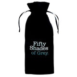 Svart fløyelspose med "Fifty Shades of Grey" logo i hvit og turkis skrift.