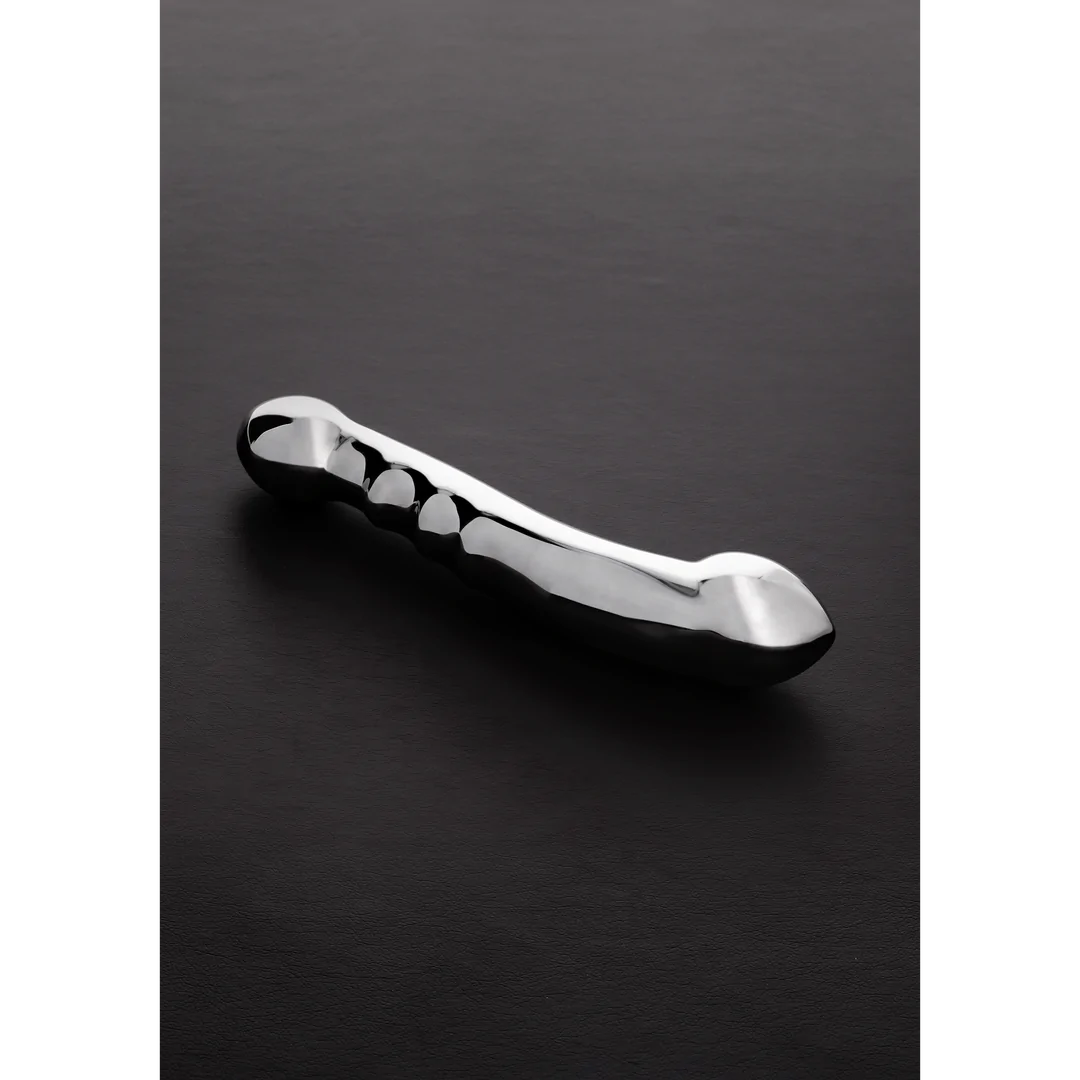 Eleven dobbeltsidig metall-dildo i speilpolert rustfritt stål, 27 cm, med riller og avrundet ende.