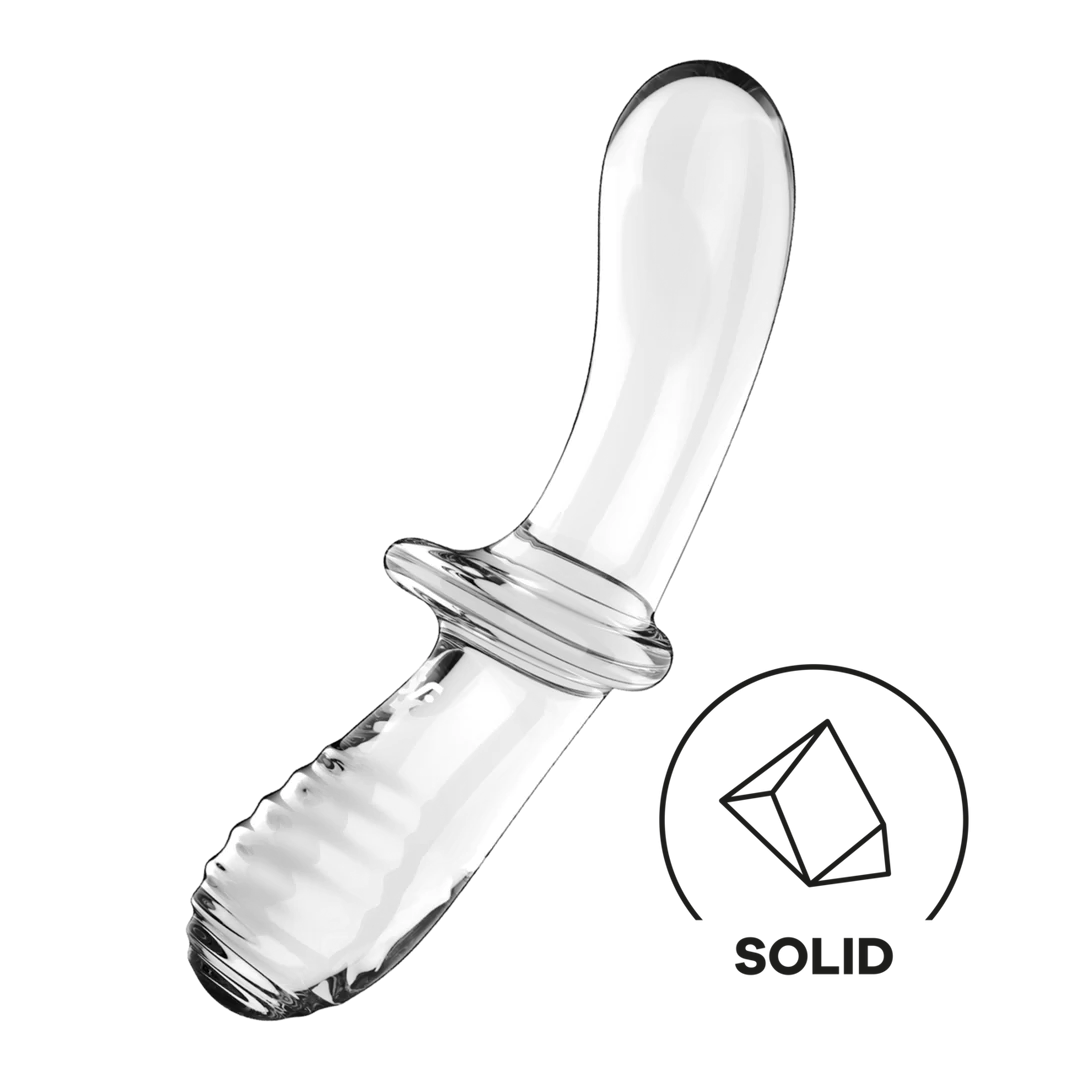 Transparent dobbeltsidig glassdildo med glatt og ribbet ende, samt et bredt grep i midten.