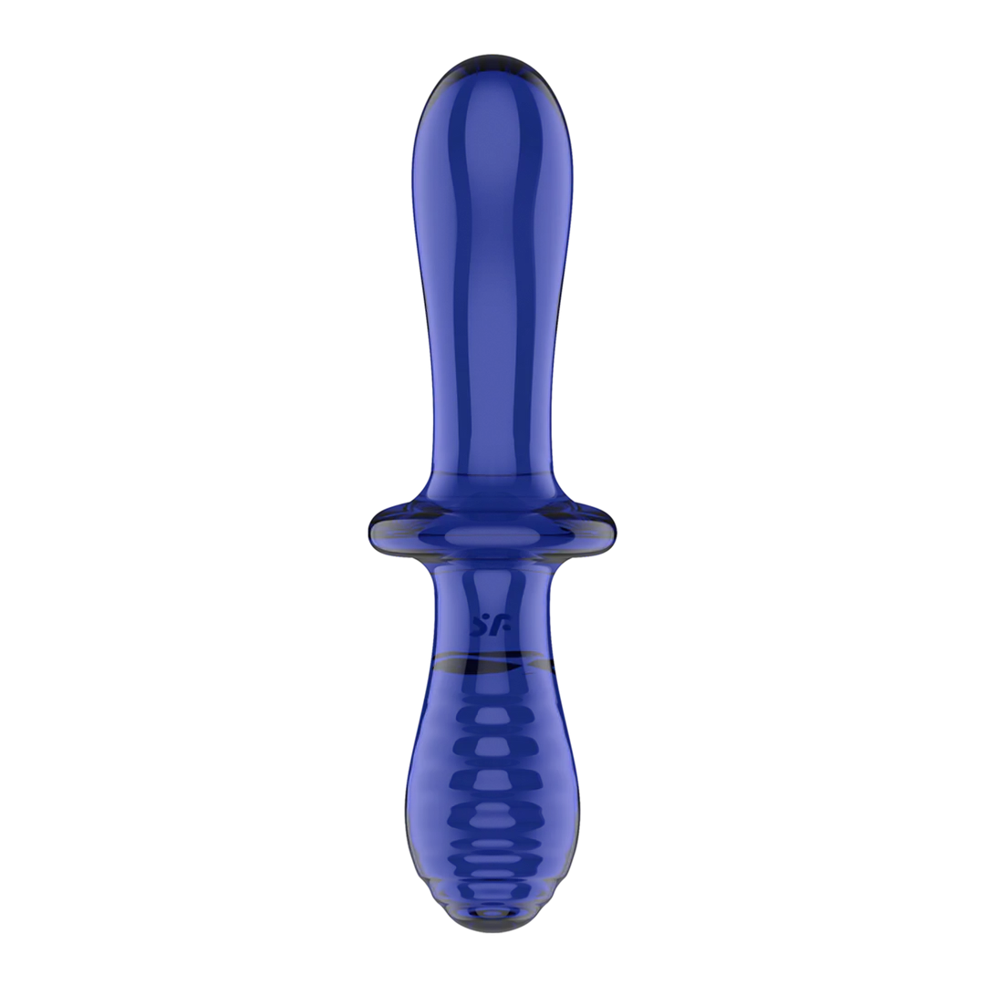 Dyp blå glassdildo med dobbel stimulering, en glatt og en ribbet ende, og et bredt grep.