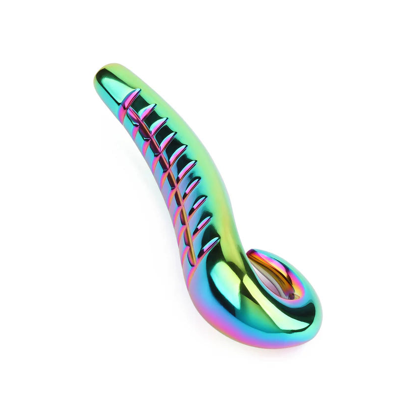 Mr. Steel Devil's Tongue dildo i flerfarget regnbuefinish, buet med strukturert overflate.