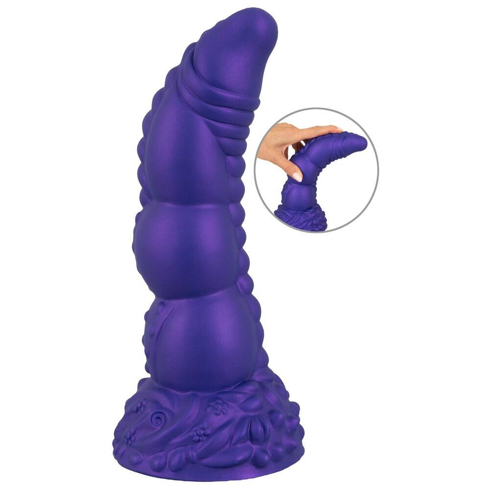 Lilla Demon of Desire fantasidildo med teksturert skaft og sugekoppbase. Inset viser størrelse.