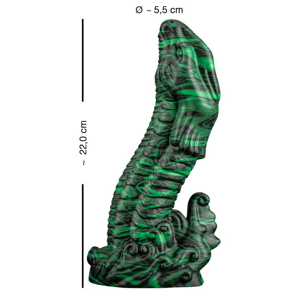 Grønn og svart marmorert fantasidildo med reptilinspirert design, riller og strukturert overflate, 22 cm lang.