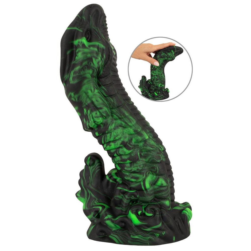 Lizard Peak fantasidildo i svart og grønn marmorert silikon med reptilinspirert design og sugekopp.