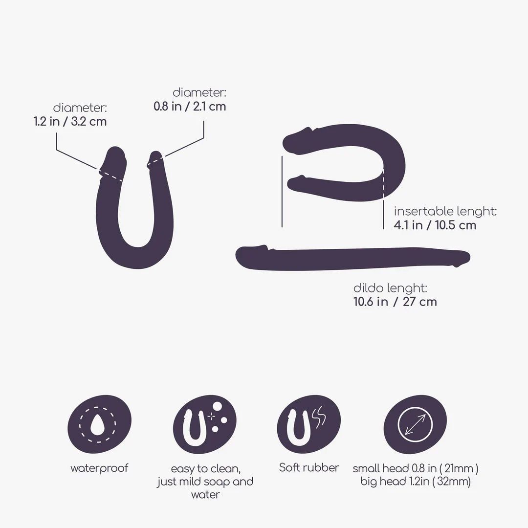 Lilla dobbeldildo, 27 cm lang, med to tupper, u-formet og fleksibel, laget av myk gummi.